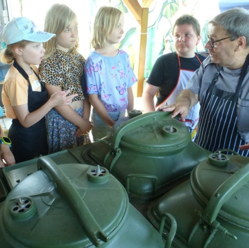 Kinderfreude am eigenen Süppchen